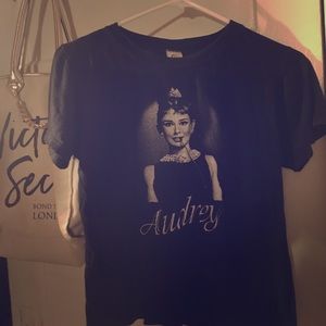 Audrey Hepburn tee🎬